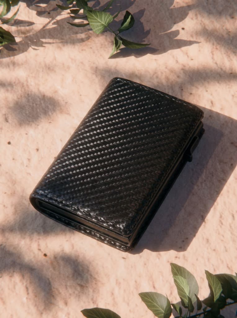 Elzinore carbon fiber RFID wallet